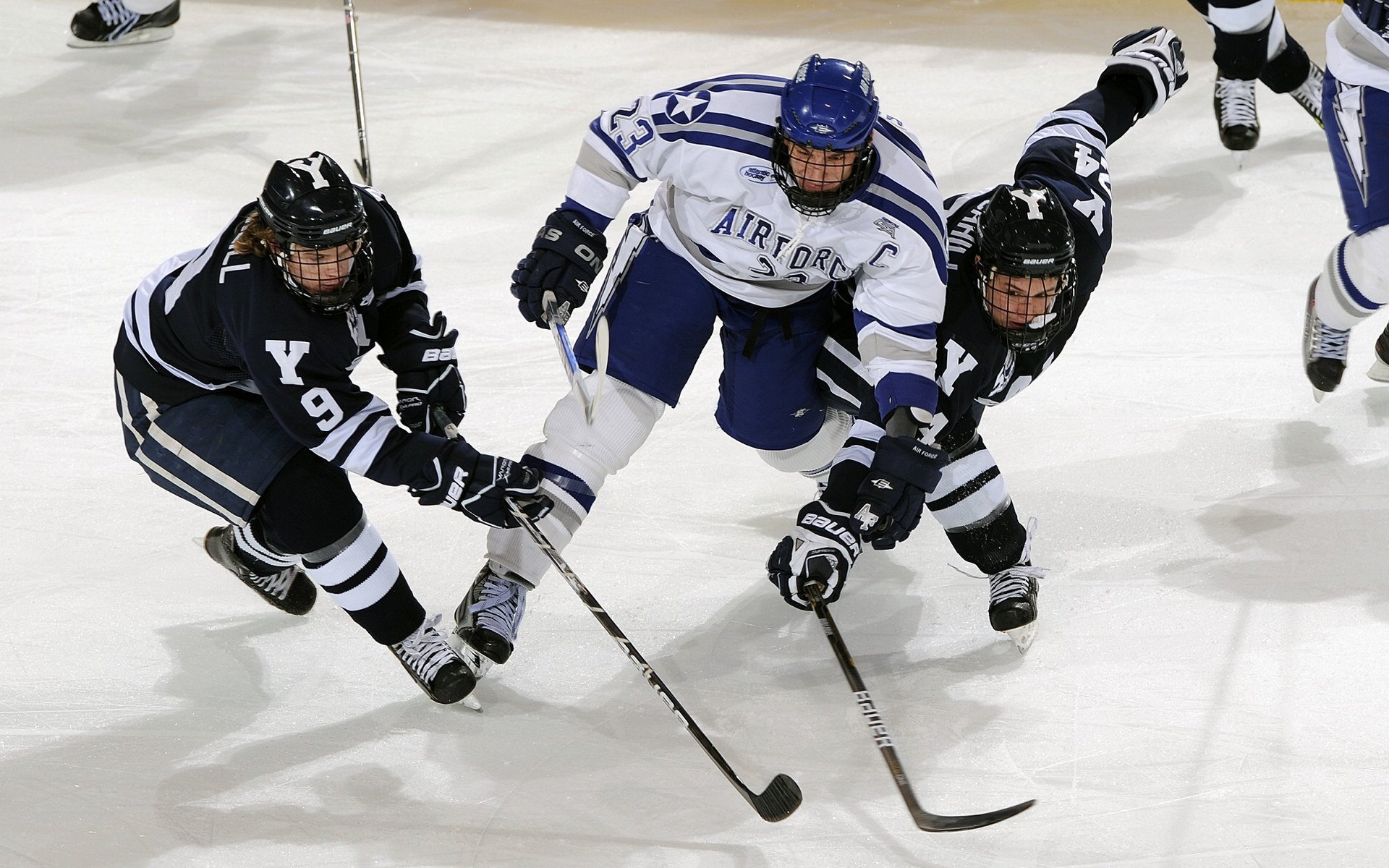 全国田径锦标赛女子3000米障碍赛 小将勇夺金牌展现潜力，女子3000米障碍赛决赛